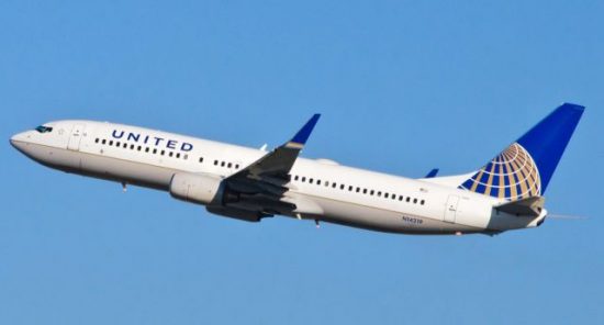 United Airlines larang 2 gadis AS naik pesawat karena memakai legging