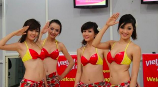 Syarat terbang ke Indonesia, pramugari ‘maskapai bikini’ VietJet wajib kenakan pakaian sopan
