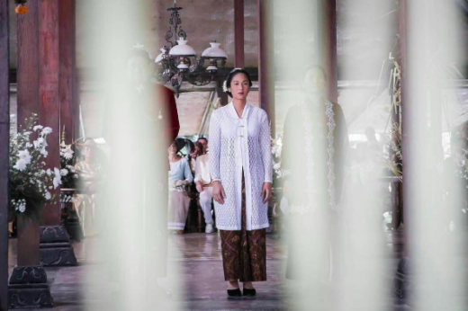 Insiden tepis tangan penggemar, jangan lupa kalau Dian Sastrowardoyo juga manusia