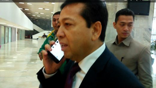Diduga pura-pura telepon, jurus Setya Novanto kabur dari kejaran wartawan