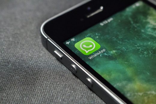 Tinggal ngomong, Siri di iOS bakal bantu balas WhatsApp kamu
