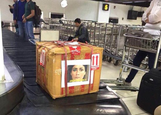 Tips bagasi aman di bandara Indonesia: Tempel dengan foto legenda horror