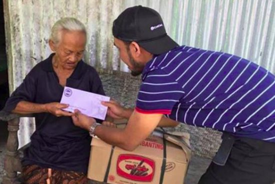 Kisah Cak Budi kumpulin sumbangan via online terus uangnya buat beli Toyota Fortuner dan iPhone 7