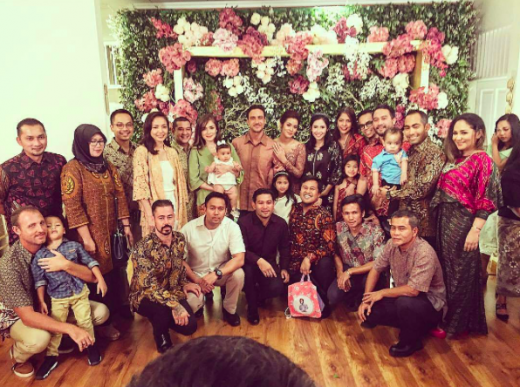 #HariPatahHatiNasional untuk memperingati Raisa dan Hamish yang telah resmi tunangan