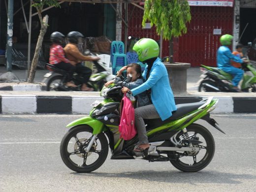 Video kocak cara menghadapi pengendara menyebalkan