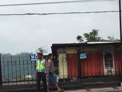 Karena pengabdiannya, warga patungan untuk kado lebaran polisi baik hati dari Cianjur