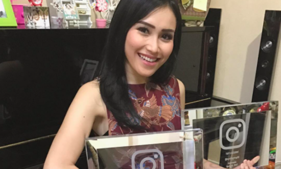 Ayu Ting Ting dapat penghargaan Instagram, followers terbanyak di Indonesia