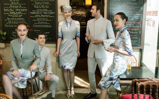 Super stylish: Seragam awak kabin Hainan Airlines dirancang oleh fashion designer Laurence Xu