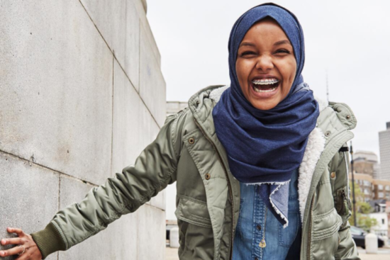 American Eagle keluarkan hijab berbahan denim, langsung sold out