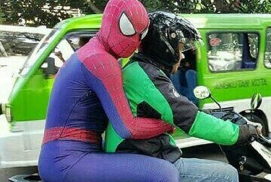 Saat Spider-Man terpaksa naik Go-Jek karena kehabisan jaring laba-laba
