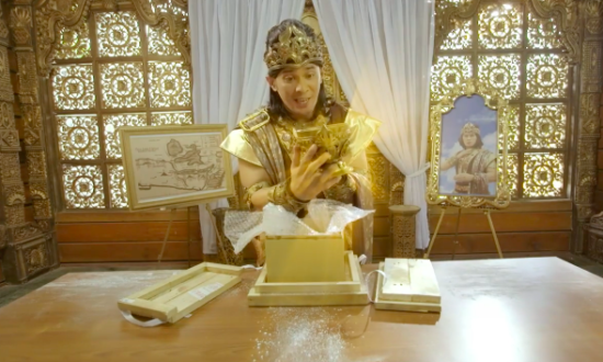 Iklan kolosal Indoeskrim terbaru hadirkan vlog Raja unboxing cawan