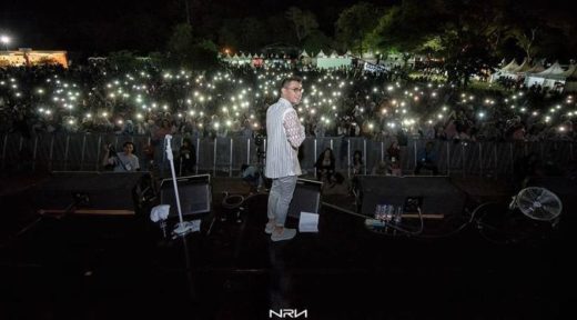 Gara-gara Sarah Brightman gak pengen gangguan, Afgan âdiusirâ saat manggung di Prambanan Jazz 2017