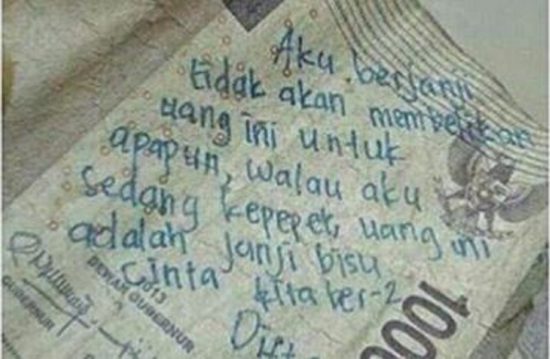 Gak ada yang abadi: Uang Rp 10 ribu dicorat-coret janji setia tapi uangnya pindah tangan terus viral