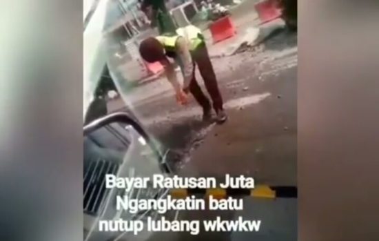 Nyinyirin polisi “bayar ratusan juta tapi cuma nambal jalan”, perekam video minta maaf setelah viral