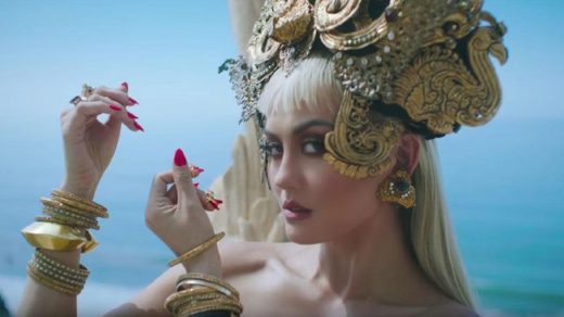 Dua hari rilis, videoklip baru Agnez Mo âLong As I Get Paidâ ditonton 3,2 juta kali