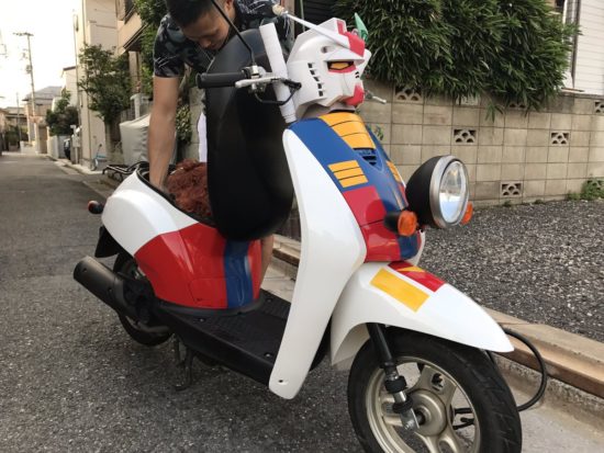 Warga Jepang rela bayar Rp 59 juta demi bawa pulang skuter custom Gundam