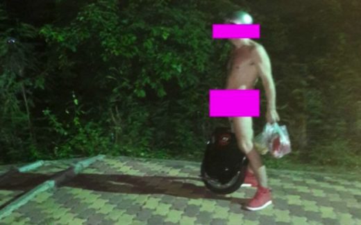 Bule Jerman ditangkap polisi karena masturbasi depan turis sambil sepedaan bugil malam-malam