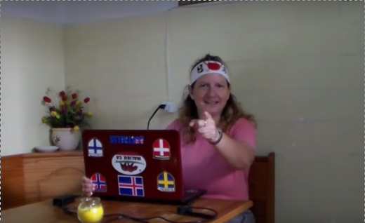 Pakai ikat kepala a la âKarate Kidâ, penginjil jalanan Amerika ajak Bali “bertobat” (Video)