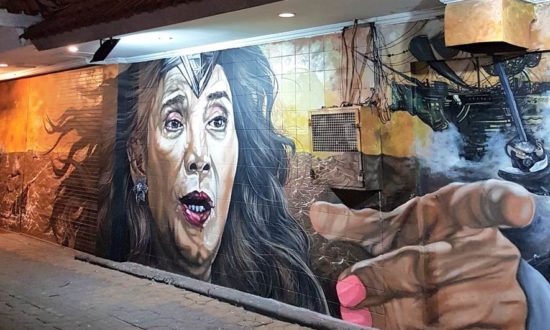 Susi Pudjiastuti jadi ‘Wonder Woman’ di mural karya seniman asal Solo
