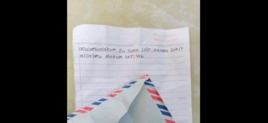 Gak pake basa-basi, sebuah surat izin sakit ditulis hanya dalam satu kalimat