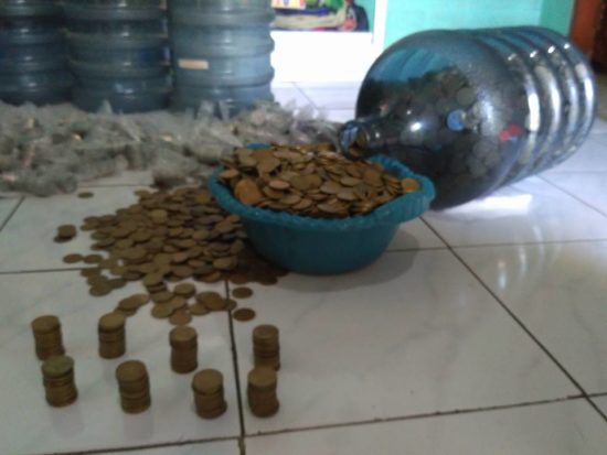 Kisah iseng nabung receh selama 5 tahun terkumpul Rp 60 juta viral, buat bayar kontrakan dan bantu orangtua
