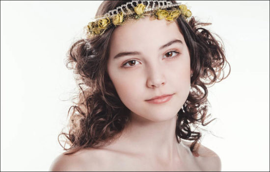 Kabarnya takut ke RS karena tak punya asuransi kesehatan, model 14 tahun asal Rusia meninggal akibat kelelahan bekerja di China