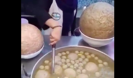 Viral bakso segede gaban, ada yang tau belinya dimana?
