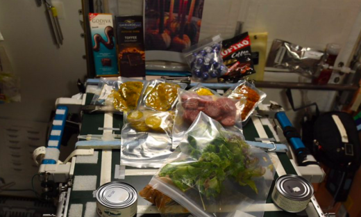 Telah diimpor ke 5 benua, netizen masih norak ada permen Kopiko di stasiun luar angkasa NASA