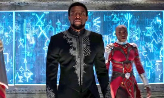 Netizen bandingkan kemiripan kostum Black Panther dan baju koko
