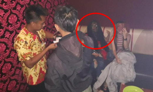 Paranormal bilang foto LC karaoke di Probolinggo penampakan kuntilanak, ternyata hanya pakai kain