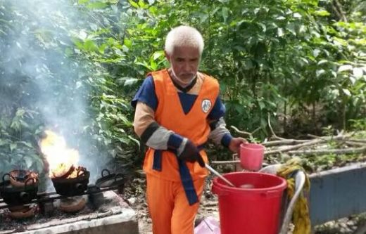 Kamehameha! Penampakan Goku bareng Naruto dan Akatsuki bikin kue