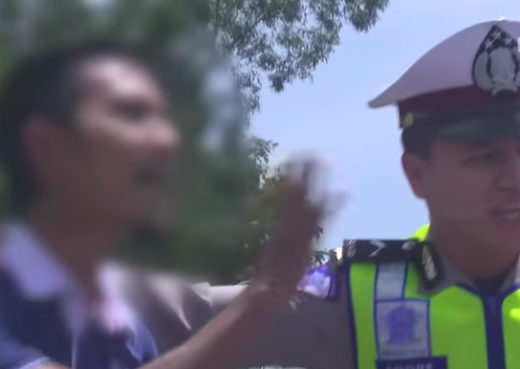 Merasa beli STNK Rp 550 juta, pengendara mobil marah ditilang karena modifikasi plat (video)