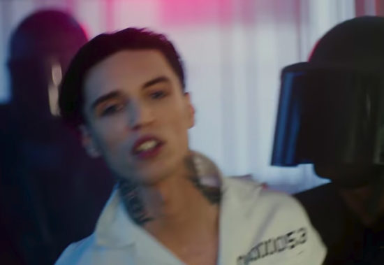 Wake up! Black Veil Brides sindir penguasa zalim anti kritik di videoklip barunya