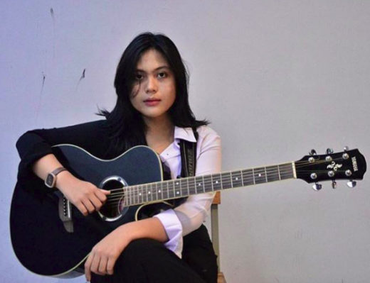 ‘Besok-besok’: Folk jazzy menghanyutkan dari anak muda bersuara “tua”, Sugiarto Irine