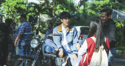 Jaket ala film ‘Dilan 1990’ banyak dijual via online mulai Rp50 ribuan