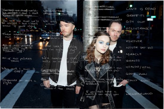 Chvrches kasih petunjuk soal album barunya ‘Love is Dead’ di Twitter