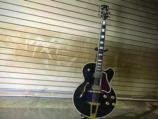 Gibson hadapi kebangkrutan, efek kurangnya guitar heroes zaman sekarang?