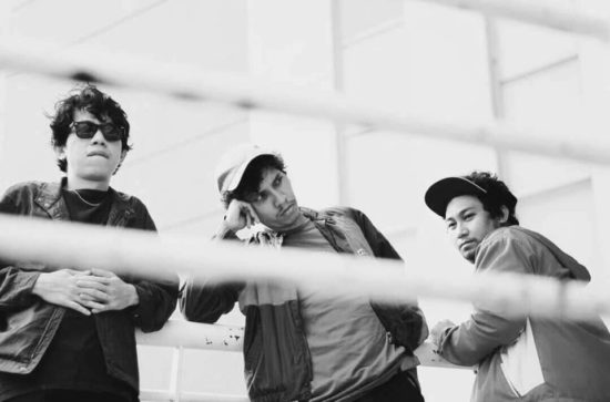 Sendu dan rindu di video klip baru Pijar ‘Kereta Pulang’