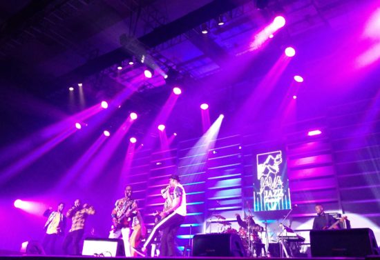 The Commodores Experience & Thomas McClary tampil energik di malam pertama BNI Java Jazz Festival 2018