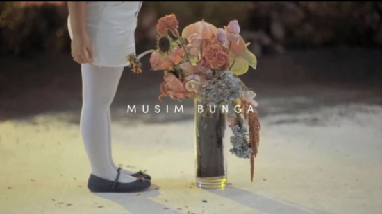 Menghirup wanginya ‘Musim Bunga’ di video baru MALIQ & D’Essentials