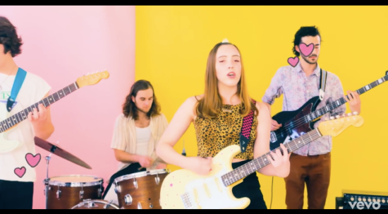 WATCH: ‘Cool’ video klip warna-warni Soccer Mommy