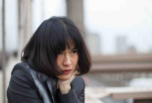 Dian Sastro ngerokok, penting banget ya buat diberitain? (Opini)