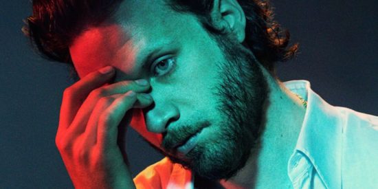 Sambut ‘God’s Favorite Customer’, Father John Misty rilis 2 lagu baru sekaligus
