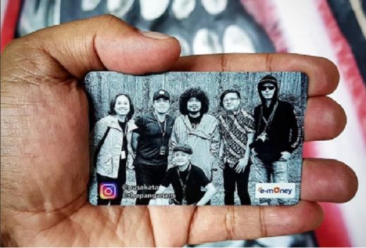 Pusakata bakal rilis merch kartu E-Money, gerah saat dibandingkan sama Payung Teduh