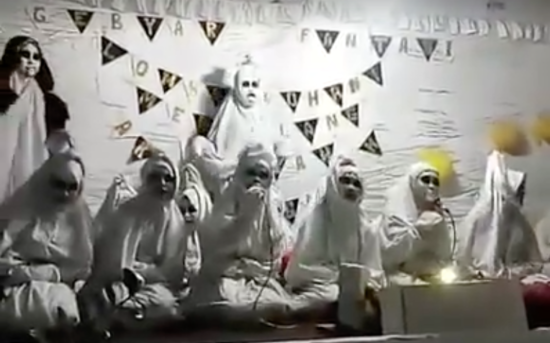 Ada rombongan pocong selawatan, sudah nonton videonya?