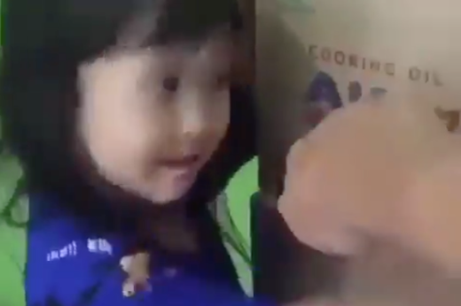 Video lucu: “Alfamart”, bocah salah eja tapi membacanya benar