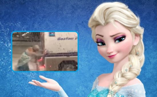 Video: Pria berbaju Elsa ‘Frozen’ tolong polisi yang terjebak badai salju