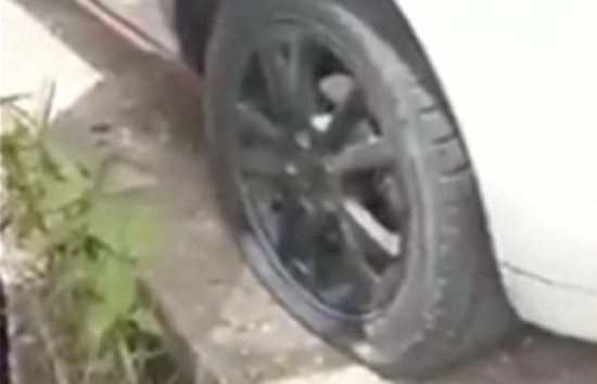 Siswa SMP sobek surat tilang dan kempesin mobil polisi saking jengkelnya