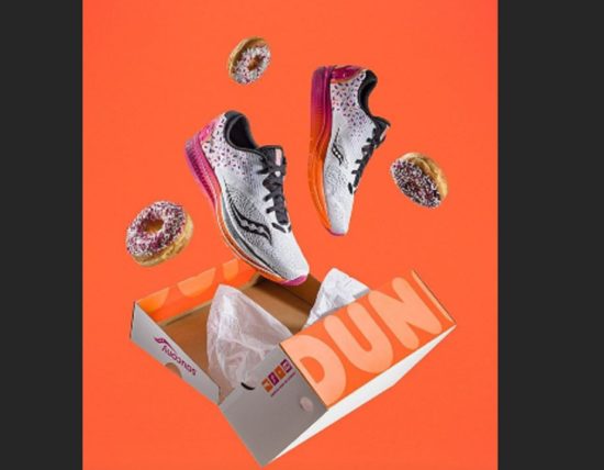 Sepatu bertemakan donat, jadi pengen makan dong pas mau jogging?