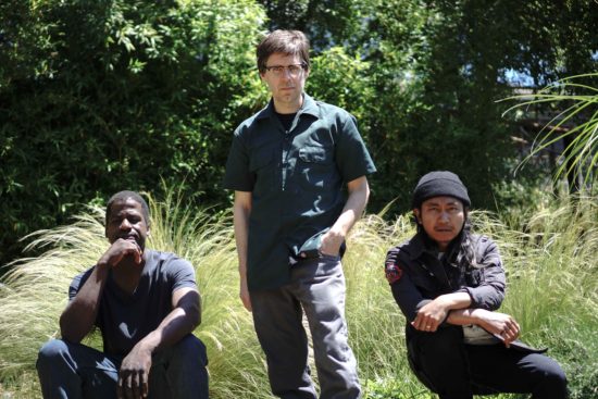 WATCH: Sindir politik SARA, AK//47 ‘Lempar Petasan ke Podium’